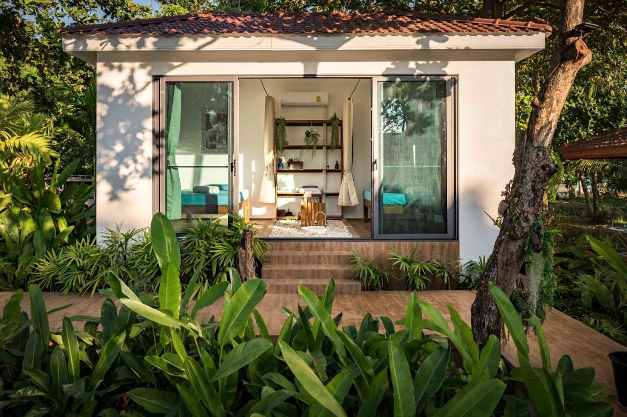 By The Sea Koh Mak Boutique Guesthouse Bagian luar foto